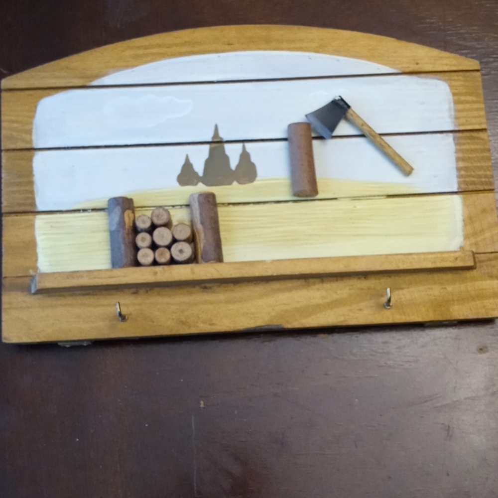 Nwot 3d lumber wall key holder